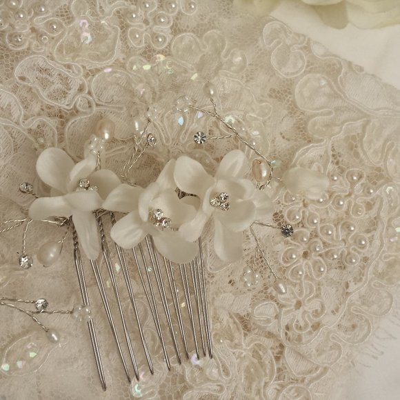 David's Bridal Hair Comb Headpiece Collection 2 hair combs - Picture 3 of 10